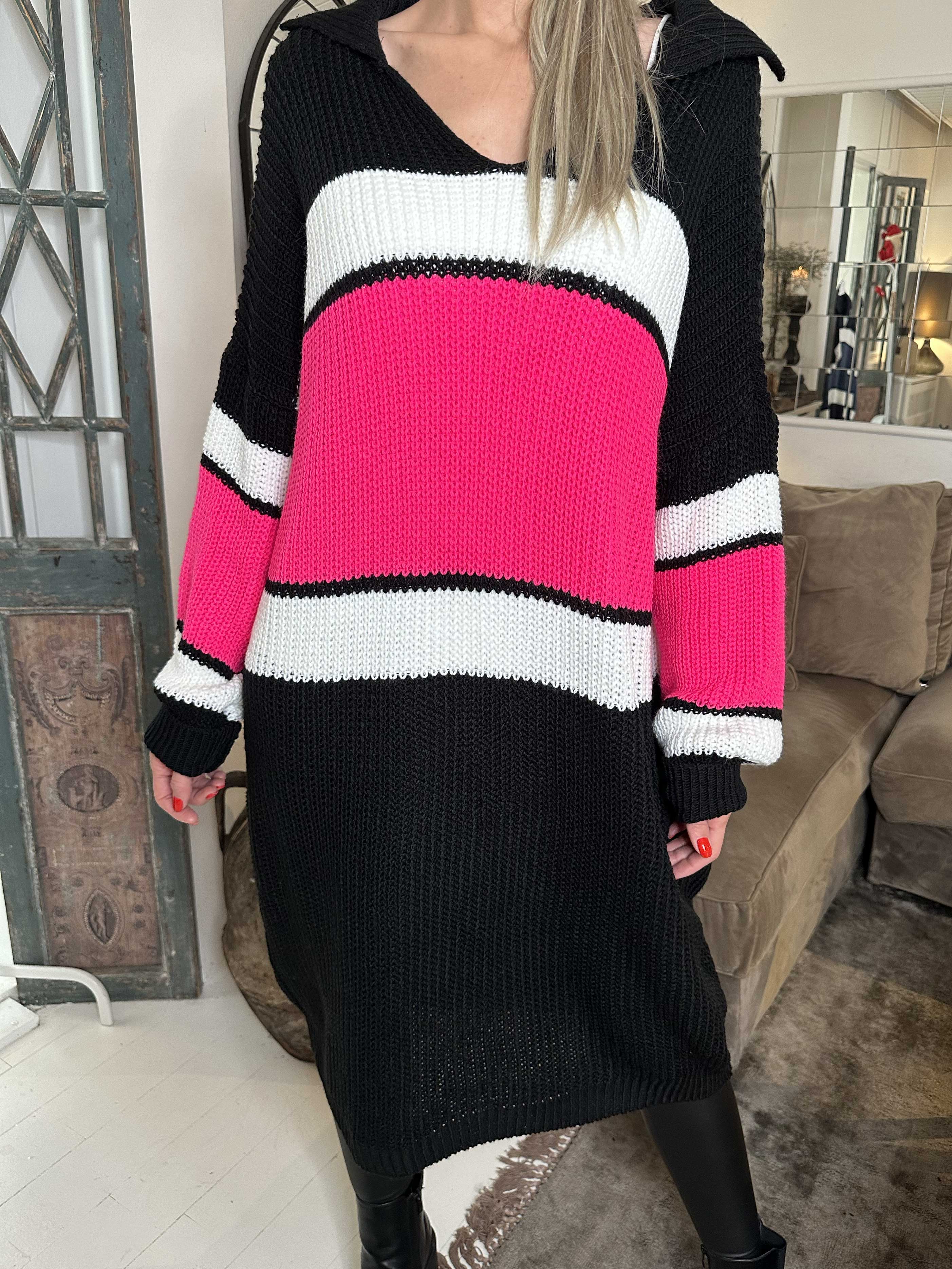 Hailey - Mångfärgad randig stickad klänning med liten krage